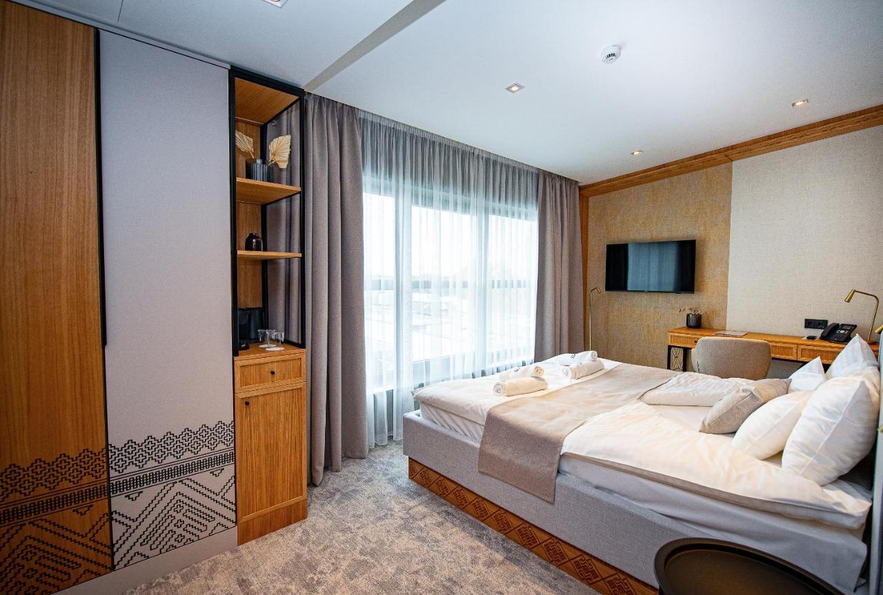 Bordur Wellness Hotel Superior Es Szonyegmuzeum Békésszentandrás Esterno foto