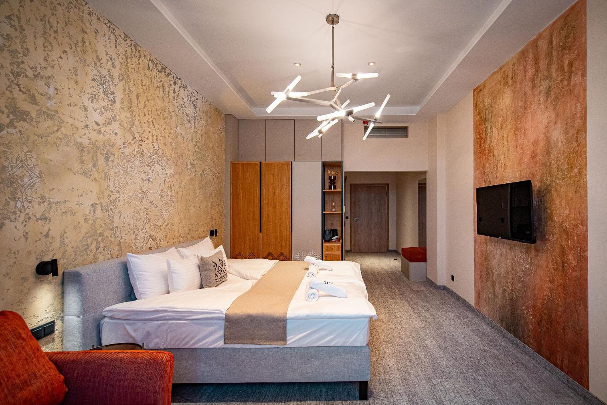 Bordur Wellness Hotel Superior Es Szonyegmuzeum Békésszentandrás Esterno foto