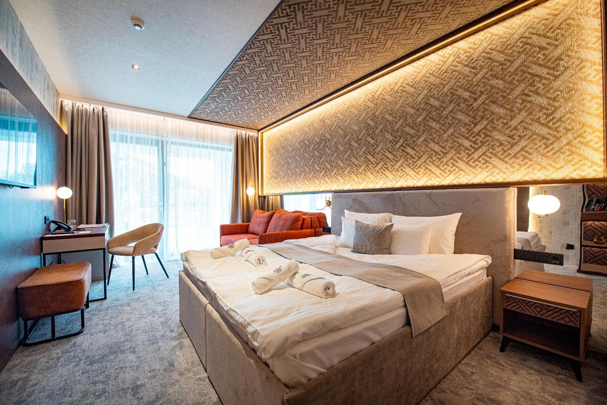 Bordur Wellness Hotel Superior Es Szonyegmuzeum Békésszentandrás Esterno foto