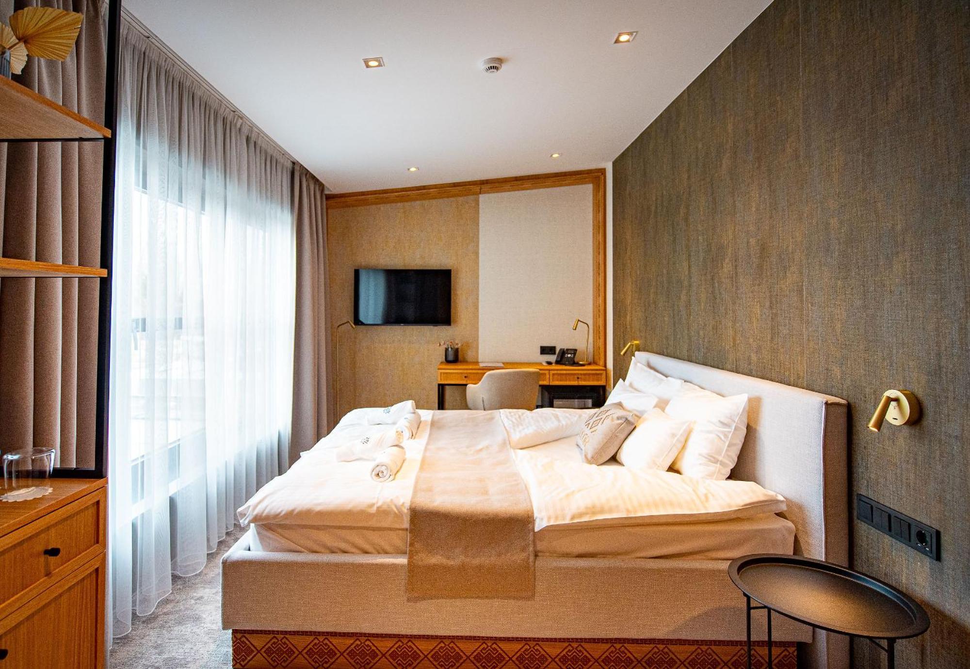 Bordur Wellness Hotel Superior Es Szonyegmuzeum Békésszentandrás Esterno foto