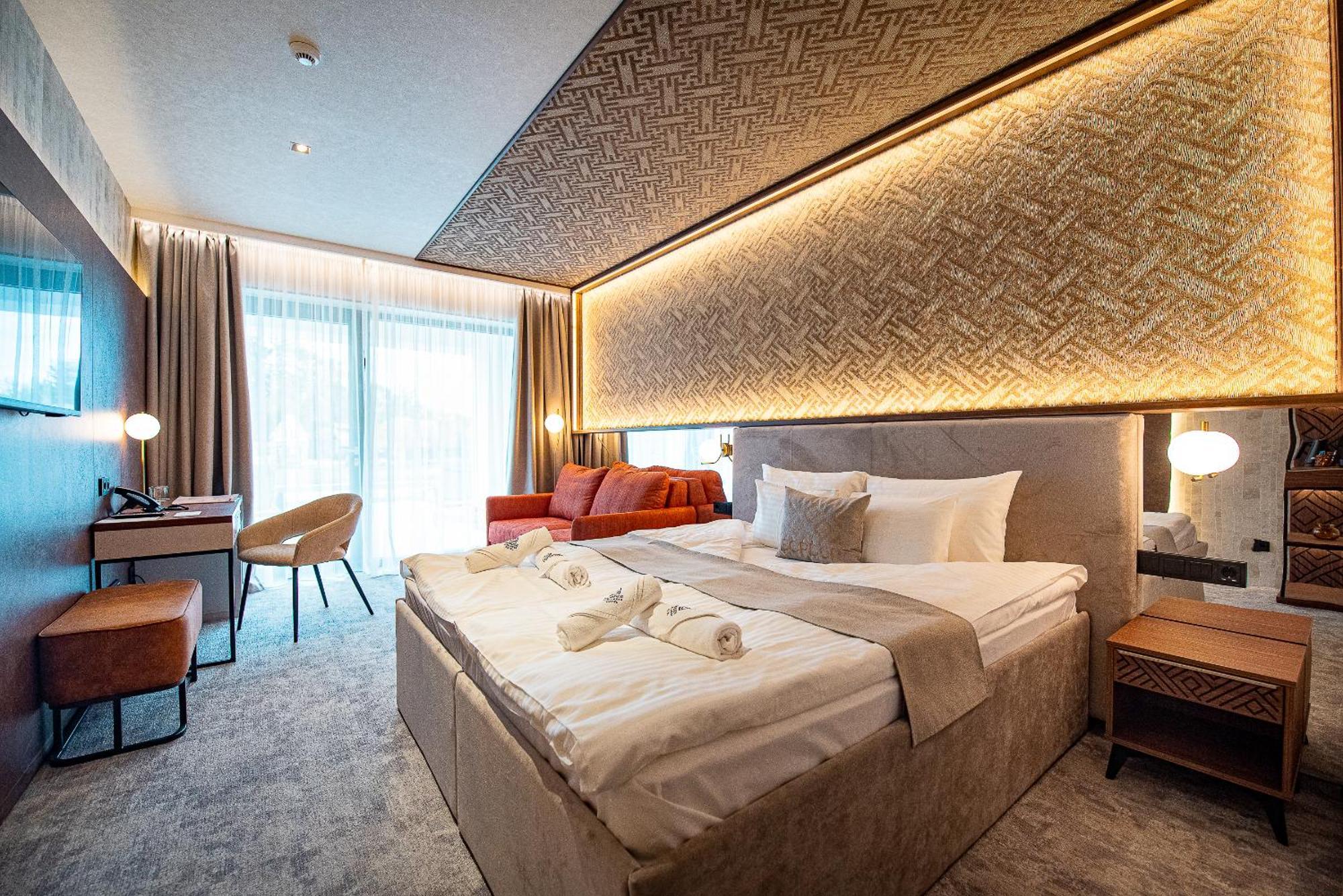 Bordur Wellness Hotel Superior Es Szonyegmuzeum Békésszentandrás Esterno foto