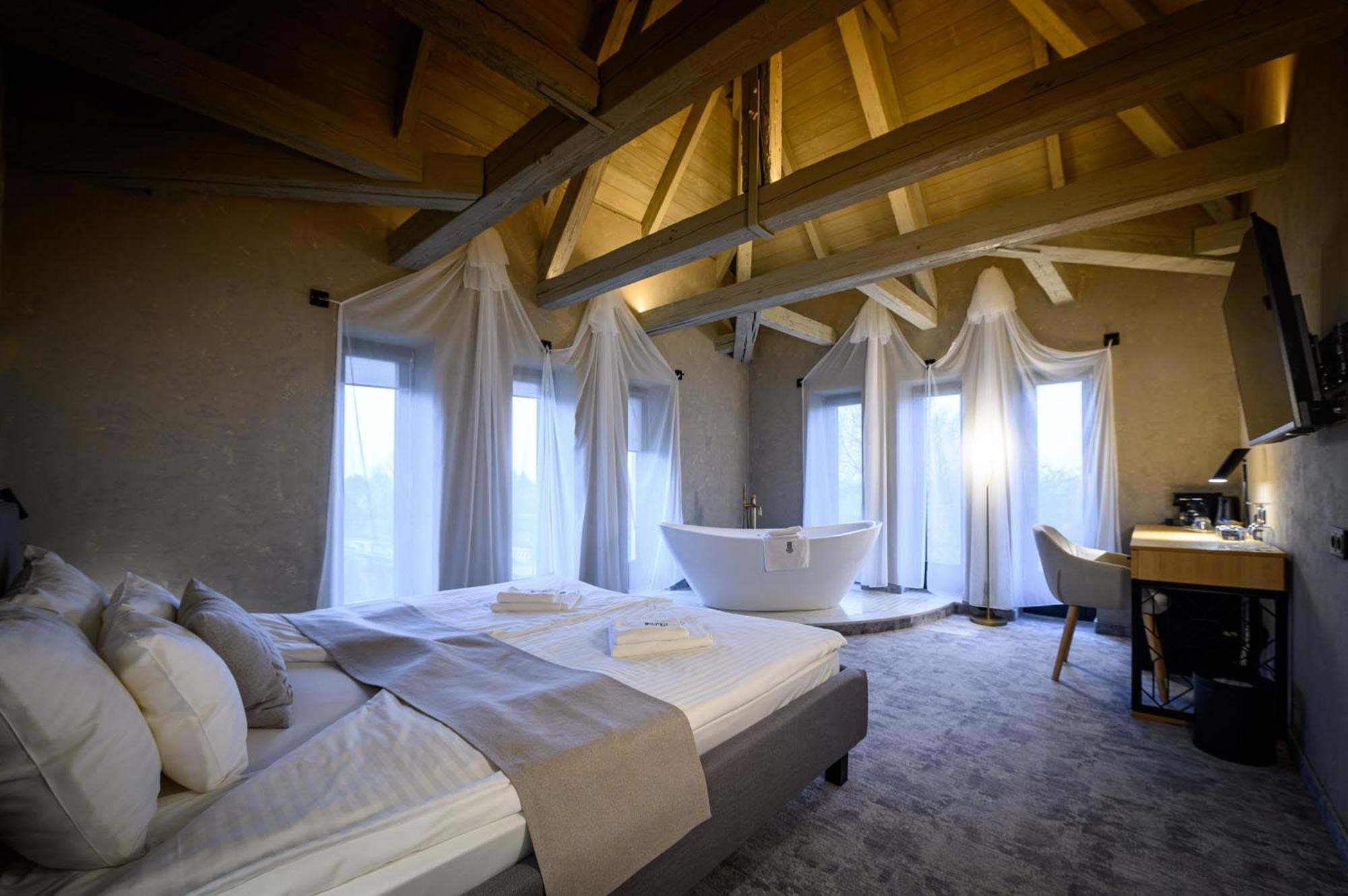 Bordur Wellness Hotel Superior Es Szonyegmuzeum Békésszentandrás Esterno foto