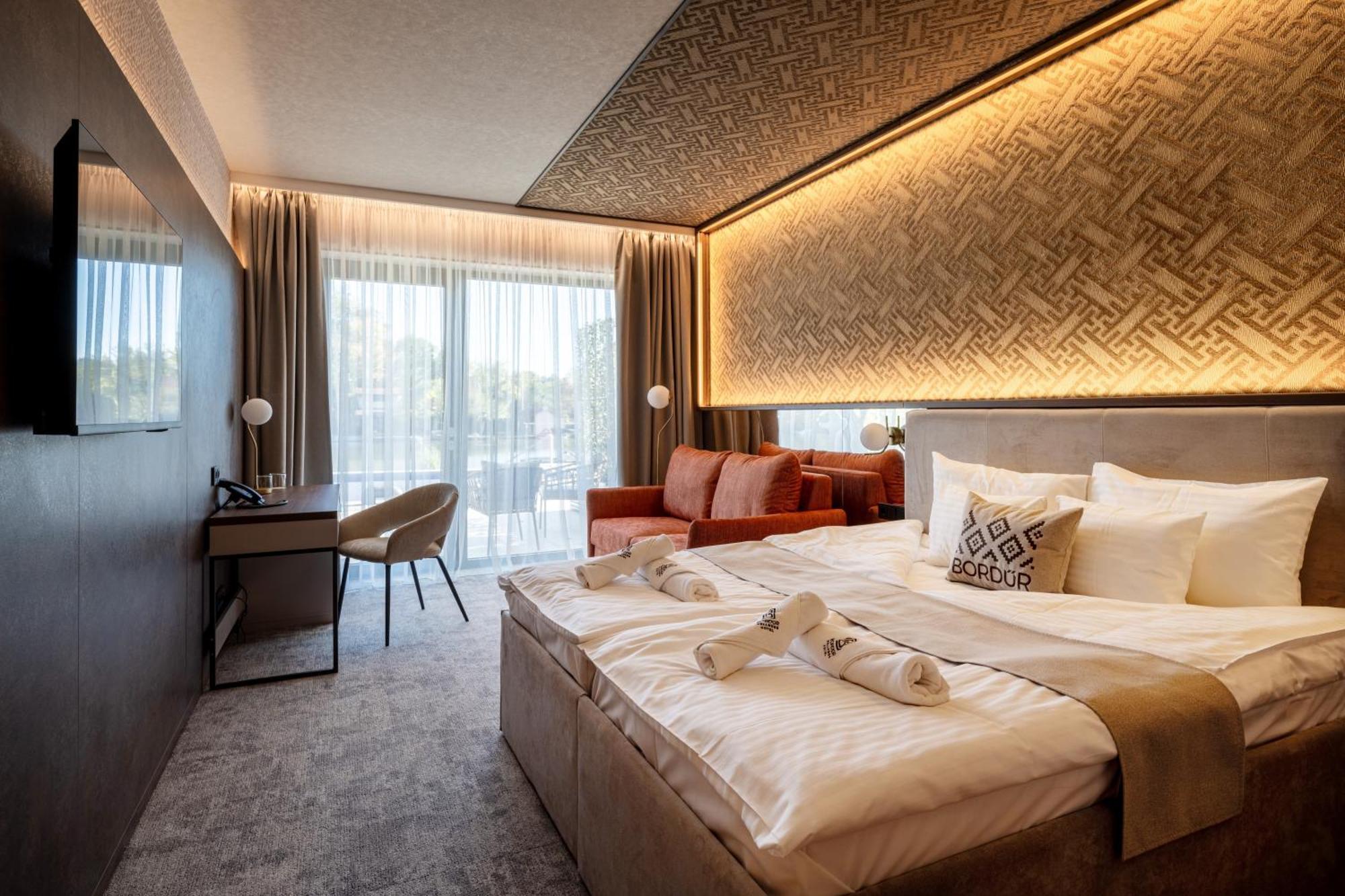 Bordur Wellness Hotel Superior Es Szonyegmuzeum Békésszentandrás Esterno foto