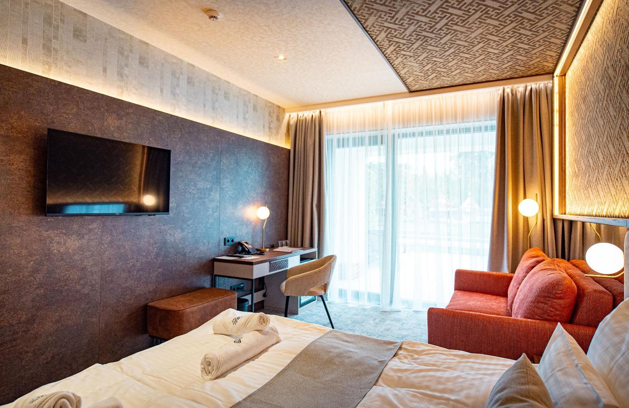 Bordur Wellness Hotel Superior Es Szonyegmuzeum Békésszentandrás Esterno foto