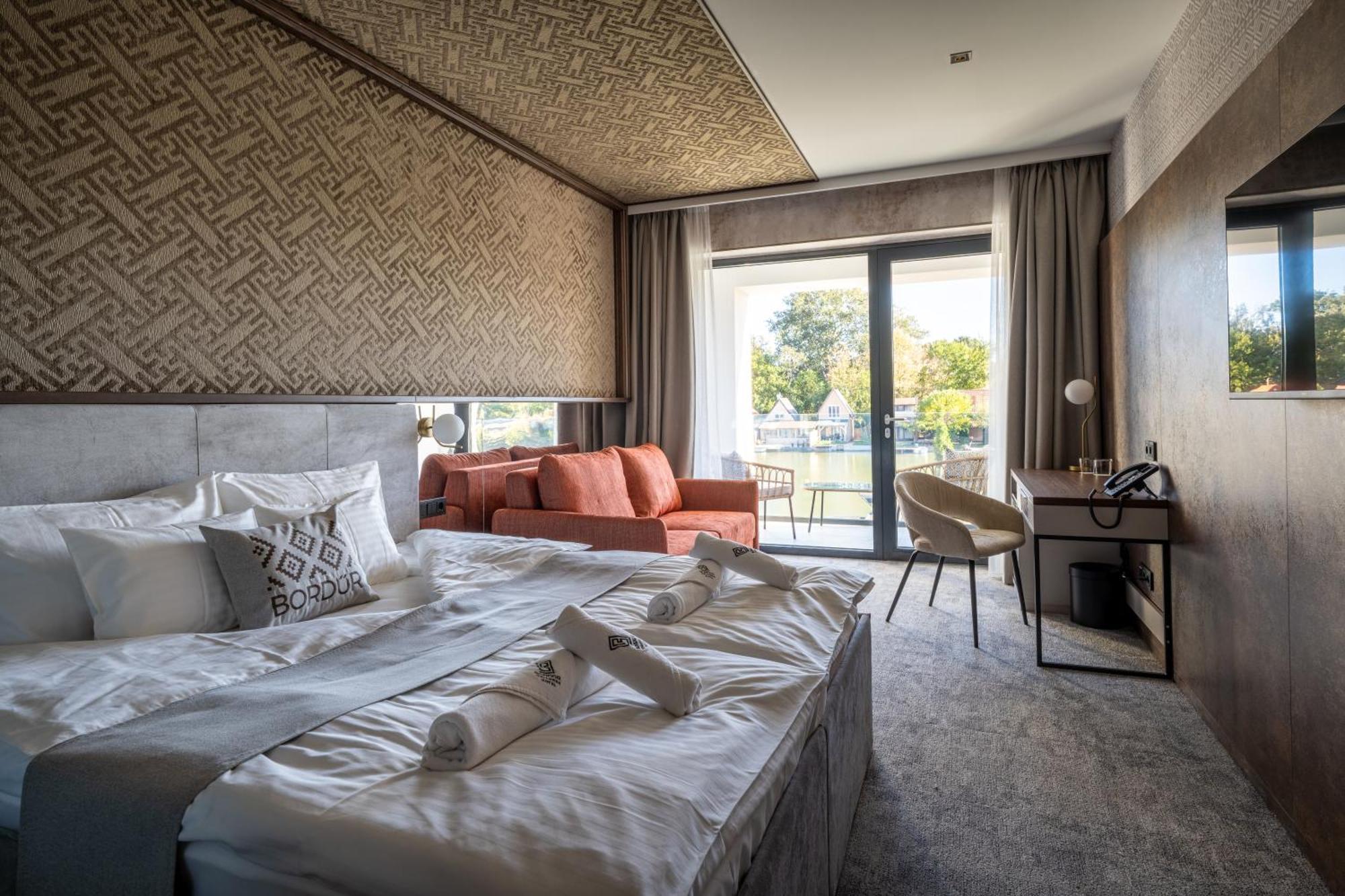 Bordur Wellness Hotel Superior Es Szonyegmuzeum Békésszentandrás Esterno foto